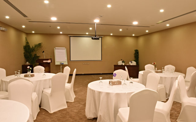 Отель Garden Plaza