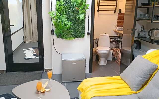Kino Apartament Na Komsomolskoy Apartments