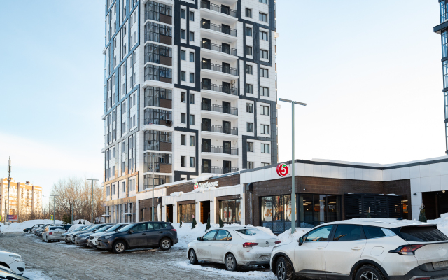 Апартаменты KazanHome Новая квартира с гостиной, спальней и отдельной кухней