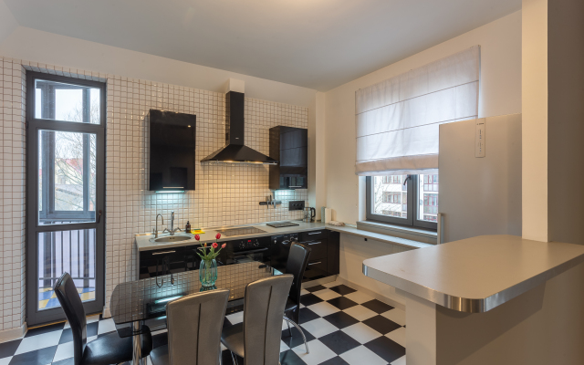 BLACK from CityRent Apartments