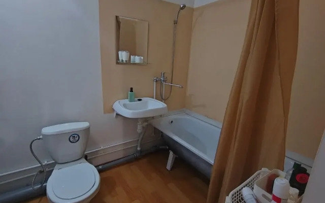 U Metro Parnas Flat