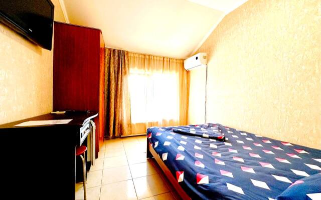 Izumrud Khaus Guest house