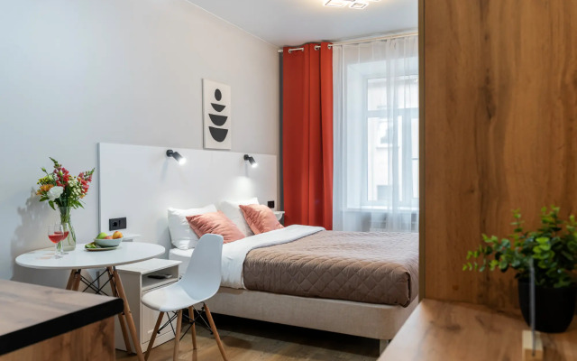 U Moskovskogo vokzala s kukhney i konditsionerom Apartments