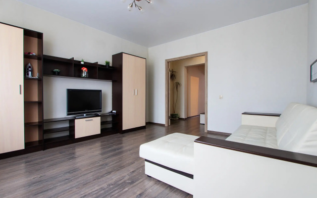 Metro Akademicheskaya Flat