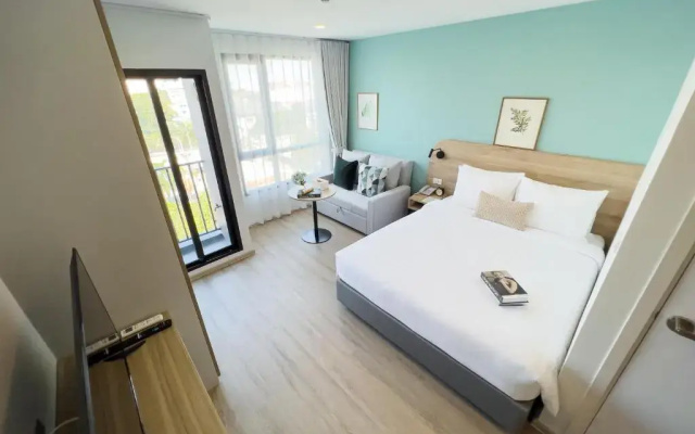 Отель Wellness Stay & Hotel Sukhumvit 107