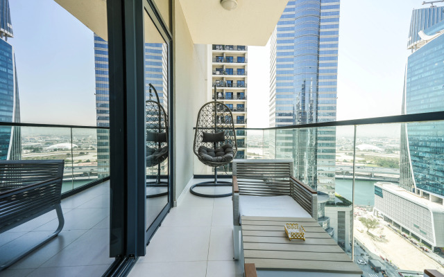 Keyrock Living Lakeview Luxury in Zada Tower Apartments