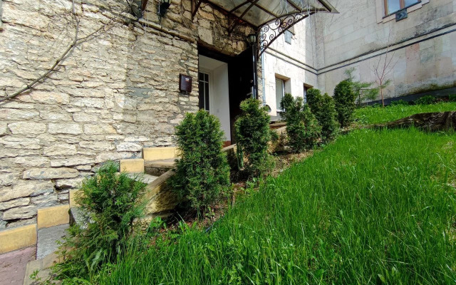 Квартира у Театра