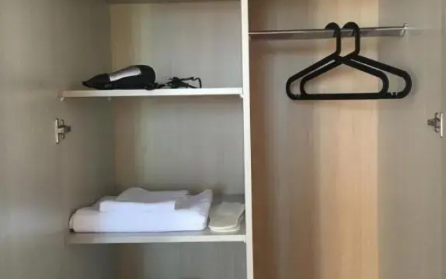 Rentier-Centre-ZhD Station on Karasunskaya 184 Apartments 2