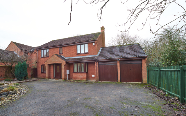 Furzton Serviced Houses - Shortstay MK Guest House