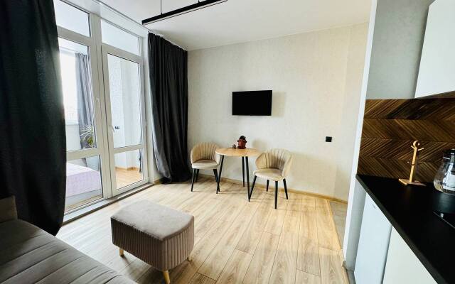 Semeynie s krasivim vidom nedaleko ot parka Galitskogo Apartments