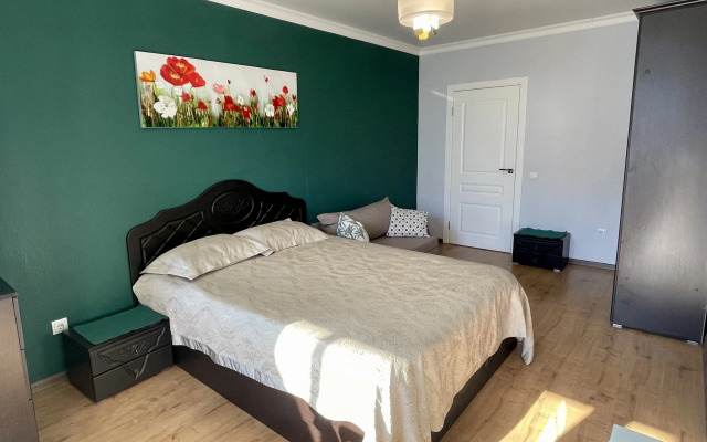 Potryasayuschaya S Vidom Na Gorod Flat