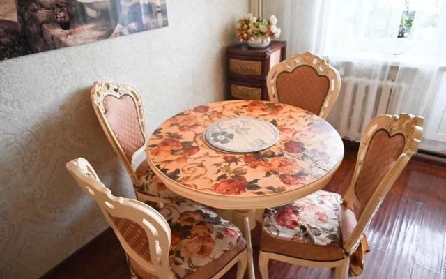 Na Zapototskogo, 12 Flat