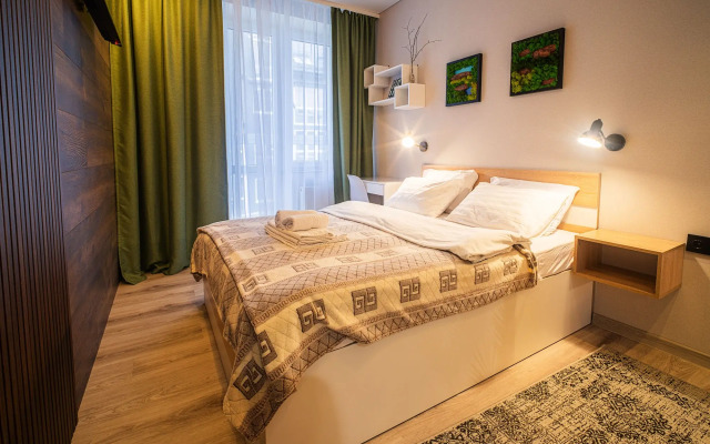Uyutnaya Kvartira S Udobnym Raspolozheniem Flat