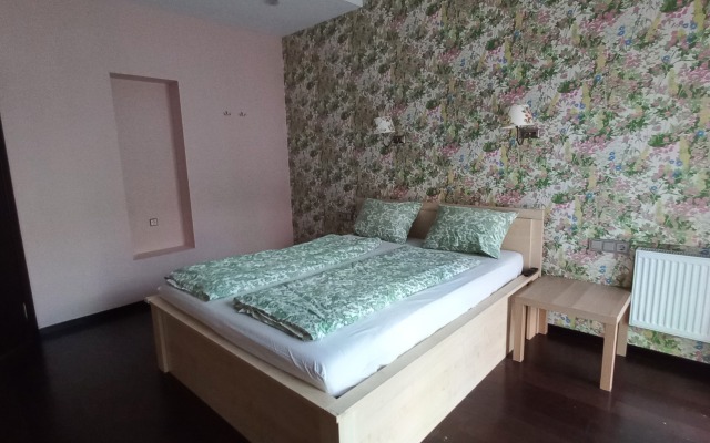 Yevrodvushka Lumiere Apartments