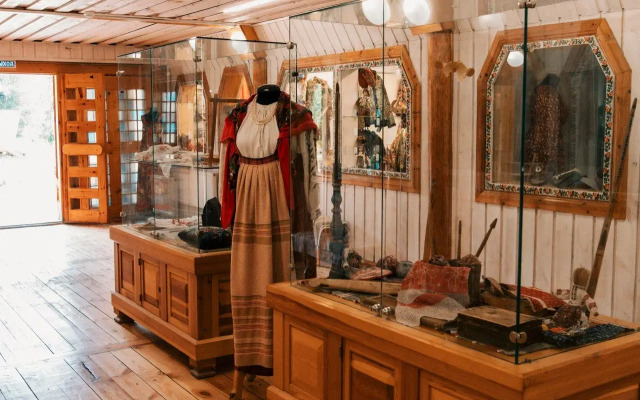 Udivitelnaya Derevnya Mandrogi Tourist Complex