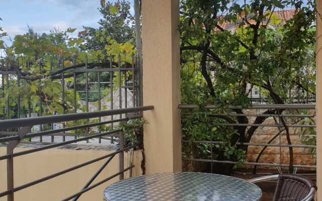 Bechichi Sanset Apartments