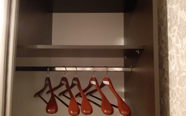 Trekhkomnatnaya Kvartira V Tsentre Na Poptsova