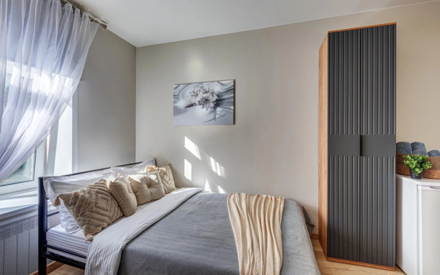 Апартаменты Улучшенная Студия с Видом на Город Светлый Дом