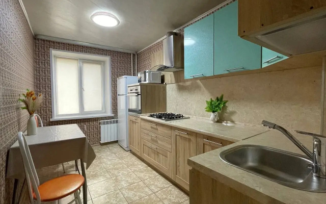3-K. 70 M² 6 Krovatey Flat