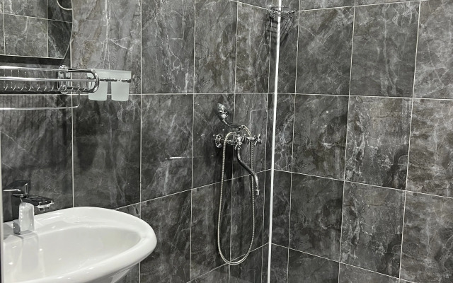 V Suhume Guest House