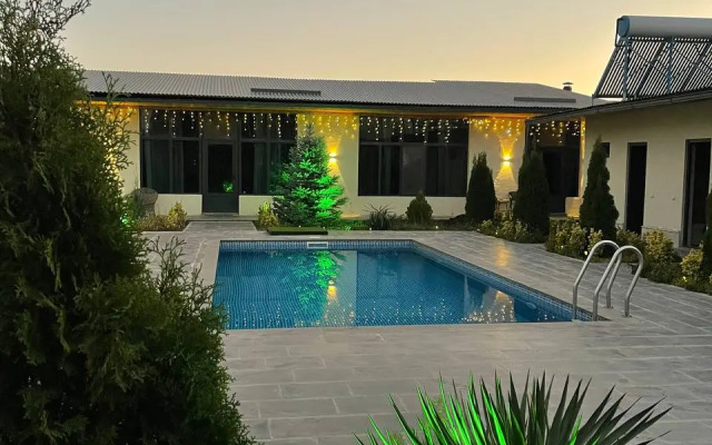 Вилла Mughni Family House