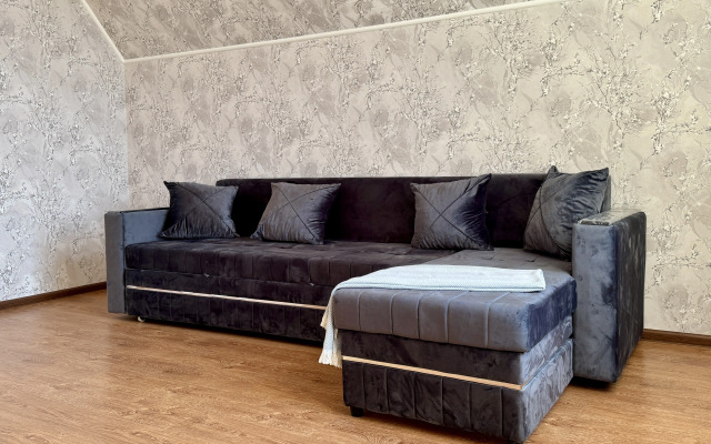Trekhkomnatnaya Ryadom S Parkom Flat