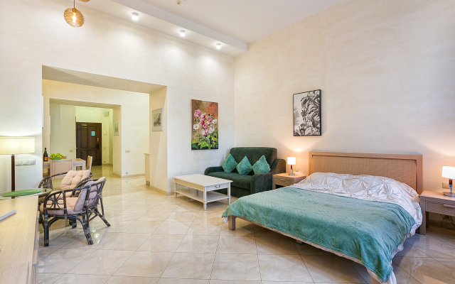 Апартаменты Таврида Люкс на набережной в Ялте