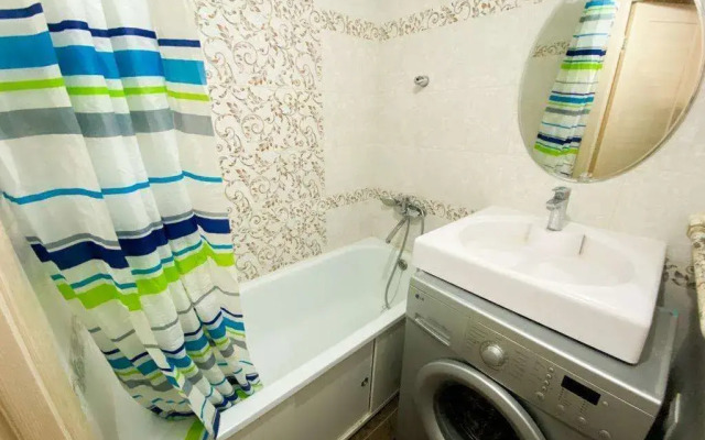 Na Ulitse Stepana Kuvykina, 8 Flat