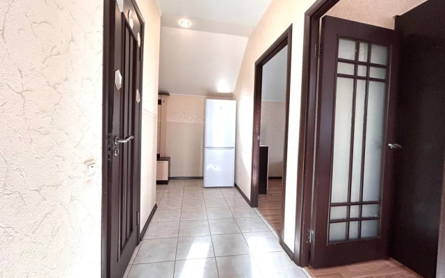 Апартаменты 2-к квартира Каракозова 10