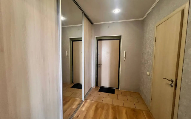 Квартира чистая светлая студия на Геологоразведчиков 44