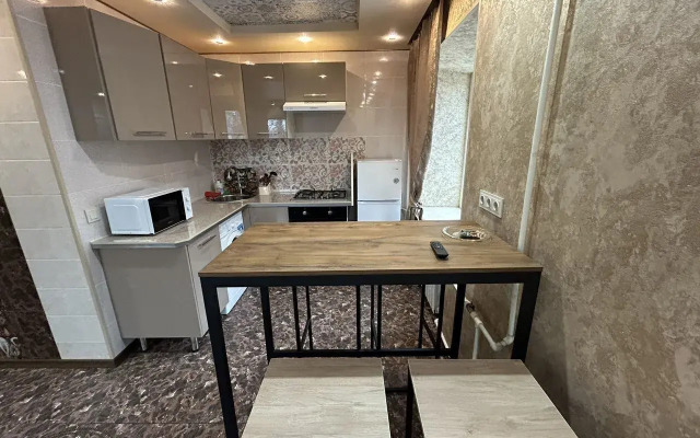Na Prospekte Oktyabrya 40a Flat