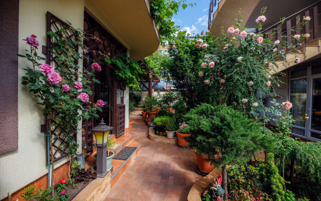 Loris Guest House