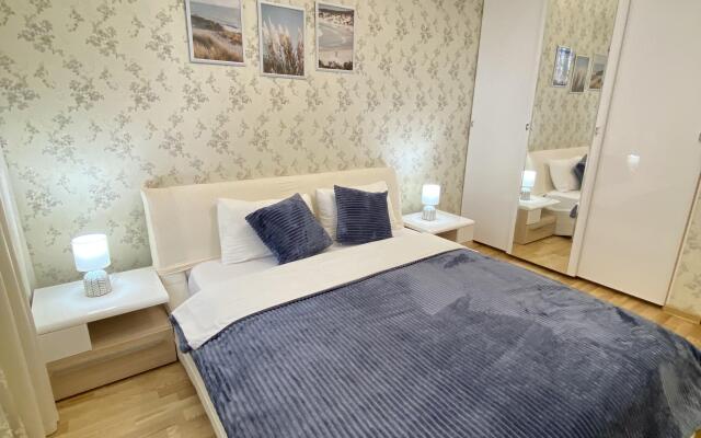 Квартира рядом с Метро Водный стадион