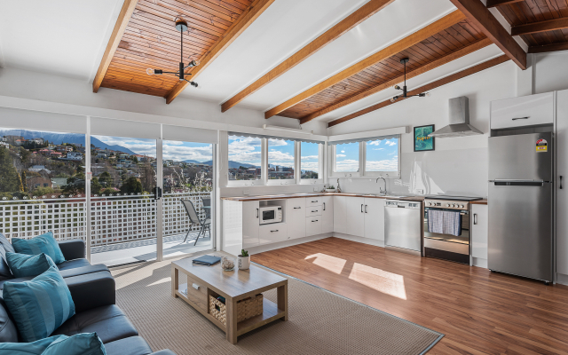 Long Beach House Apartments
