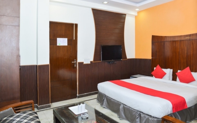 jindal Palace Hotel