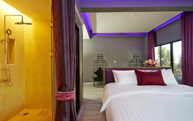 Отель The Weekend Pattaya