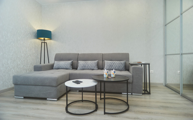 Dvukhkomnatnye Kak Doma 58 Na Mira 78 Apartments