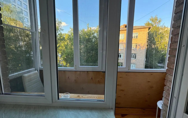 Na Konstitutsii 1 Flat