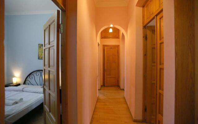 Davids Apartments