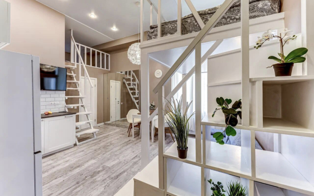 Апартаменты SweetHome на Мойке 40
