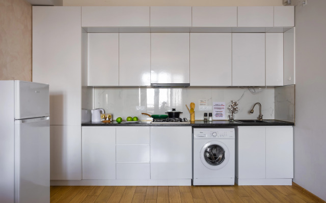 KeyGo #0026, 1 Bedroom, Next To English Park Apartments