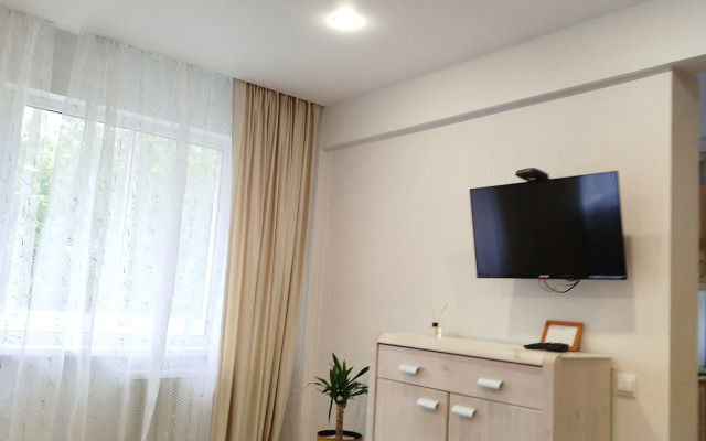 2-Kh Komnatnaya Blizko K Tsentru Flat