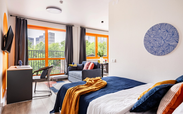 Yarkaya S Balkonom Flat