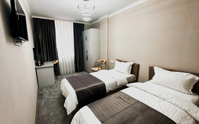 Hotel Tadzh Makhal