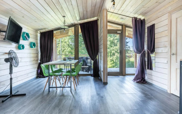 Частный дом с 2-мя спальнями и кухней-гостиной