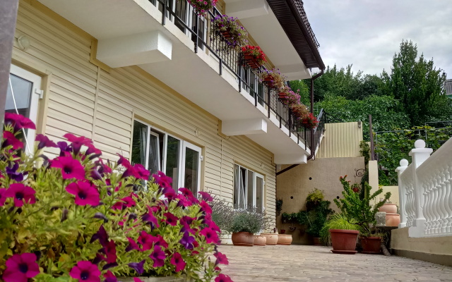 Frantsuzskij Dom Guest house