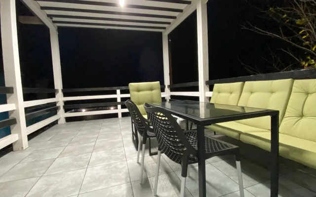 V St Vinogradny, 34 Flat