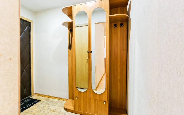 Na Katenmirovskoy Flat
