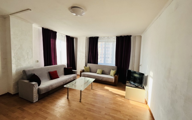 Bolshaya Kvartira V Tsentre Goroda Apartments
