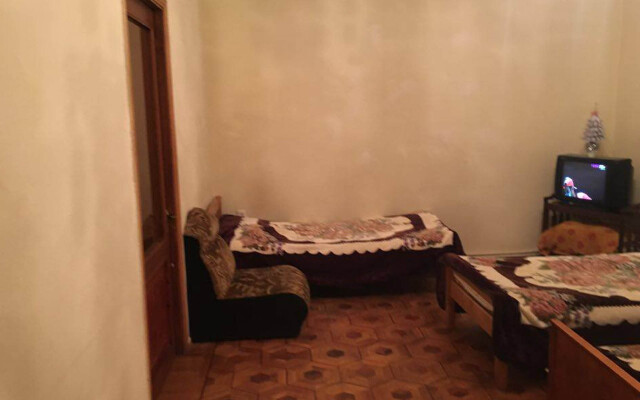 Sakarov & Tours Hostel